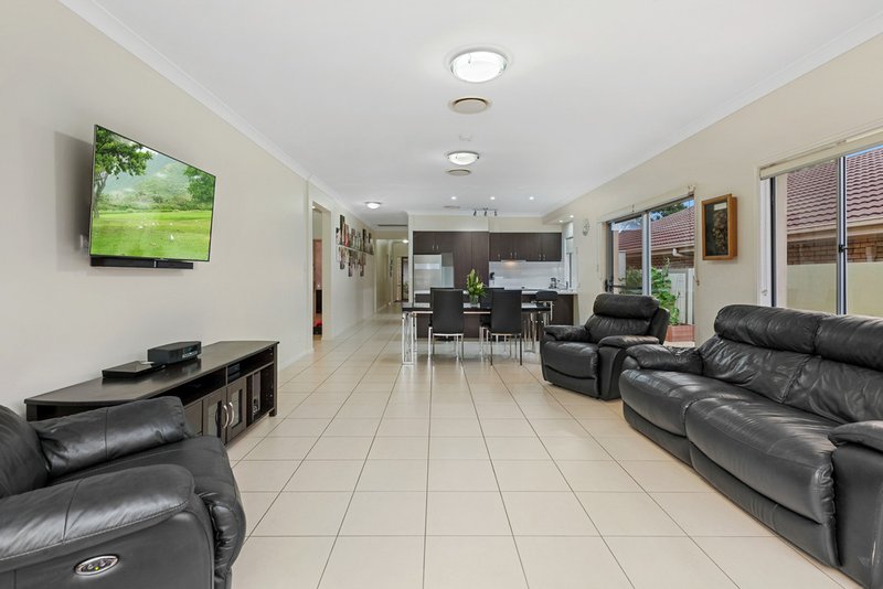 Photo - 27 Planigale Crescent, North Lakes QLD 4509 - Image 8