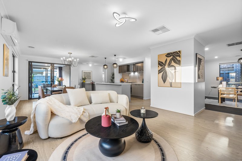Photo - 27 Powlett Drive, Clyde VIC 3978 - Image 10