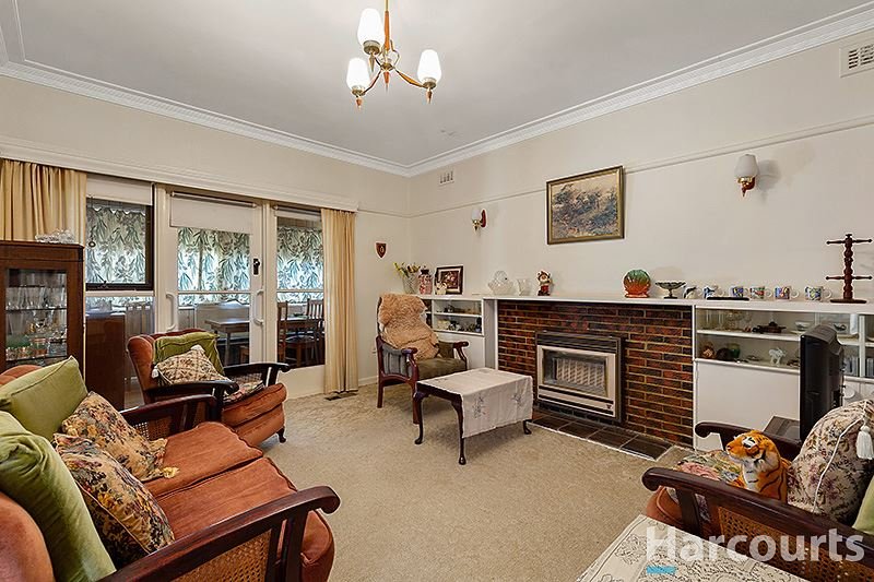 Photo - 27 Prospect Street, Mount Waverley VIC 3149 - Image 2