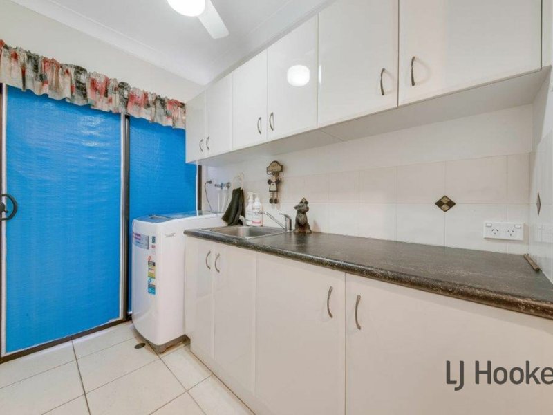 Photo - 27 Pryde Street, Tannum Sands QLD 4680 - Image 18