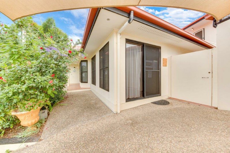 Photo - 27 Pryde Street, Tannum Sands QLD 4680 - Image 2