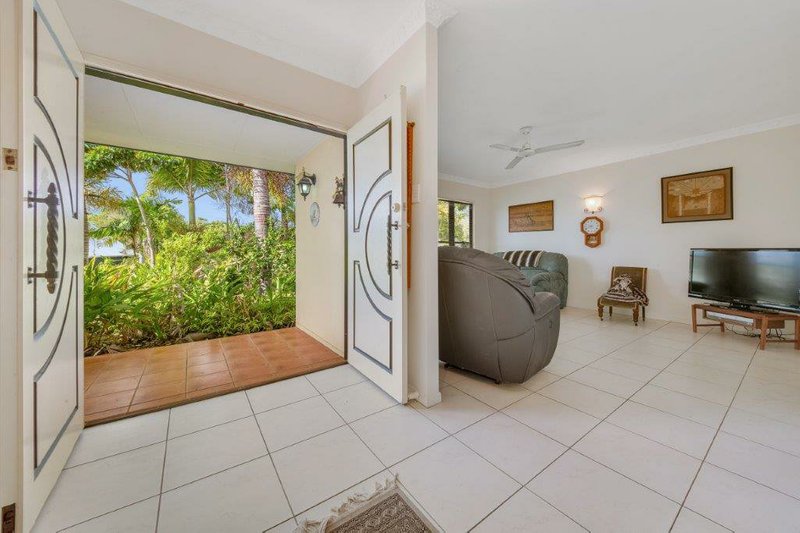 Photo - 27 Pryde Street, Tannum Sands QLD 4680 - Image 5