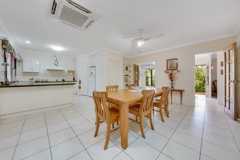 Photo - 27 Pryde Street, Tannum Sands QLD 4680 - Image 13