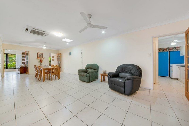 Photo - 27 Pryde Street, Tannum Sands QLD 4680 - Image 14