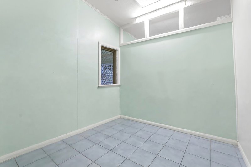 Photo - 27 Pyne Street, Edge Hill QLD 4870 - Image 10