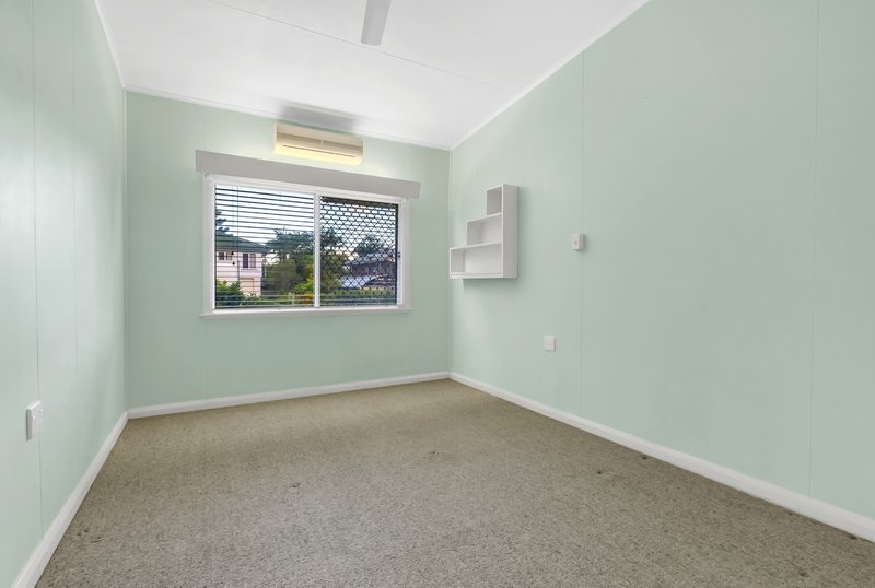 Photo - 27 Pyne Street, Edge Hill QLD 4870 - Image 12