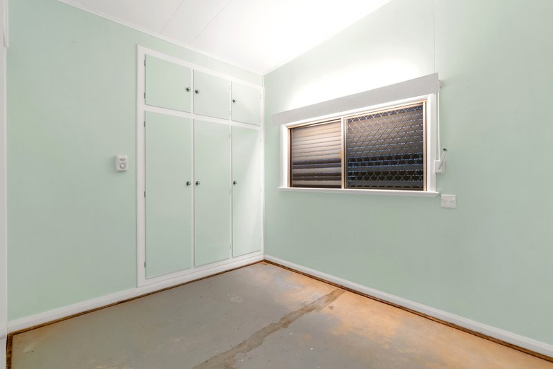 Photo - 27 Pyne Street, Edge Hill QLD 4870 - Image 13