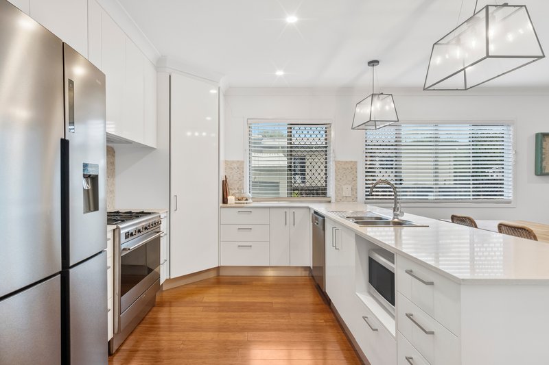 Photo - 27 Queen Street, Blackstone QLD 4304 - Image 2