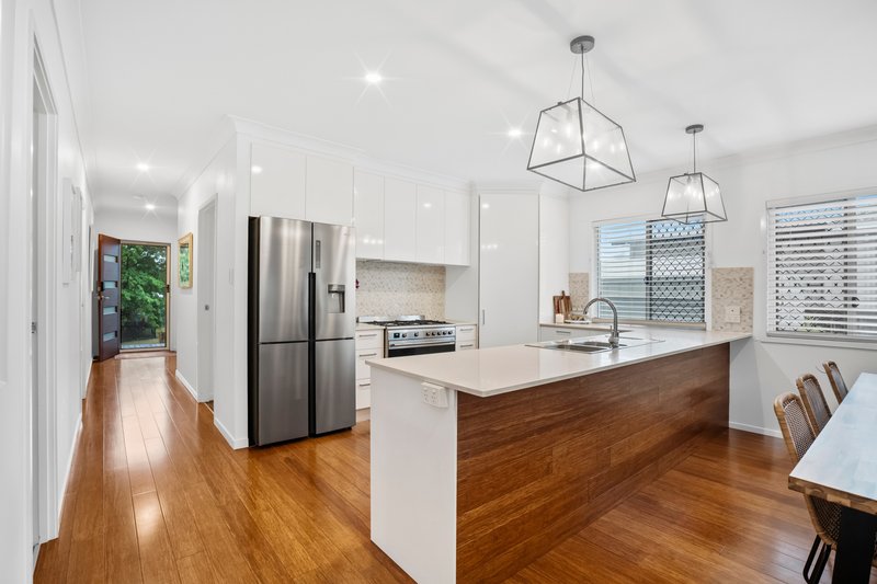 Photo - 27 Queen Street, Blackstone QLD 4304 - Image 3