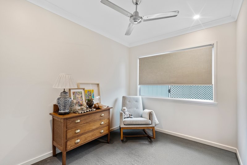Photo - 27 Queen Street, Blackstone QLD 4304 - Image 12