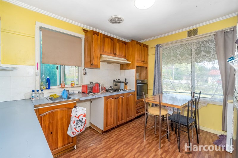 Photo - 27 Queen Street, Moe VIC 3825 - Image 3