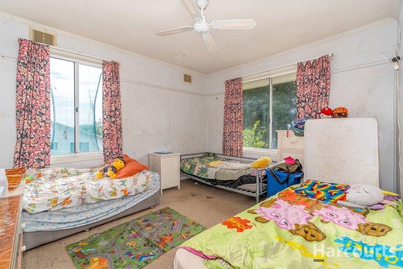 Photo - 27 Queen Street, Moe VIC 3825 - Image 4