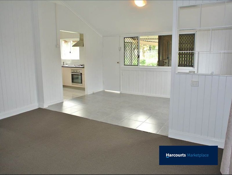 Photo - 27 Queensland Road, Darra QLD 4076 - Image 3