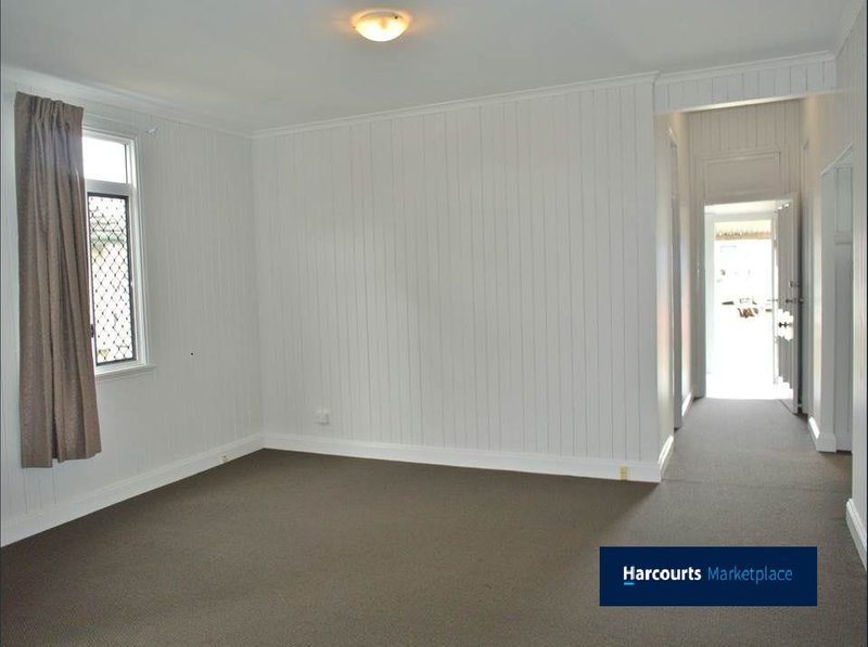 Photo - 27 Queensland Road, Darra QLD 4076 - Image 4