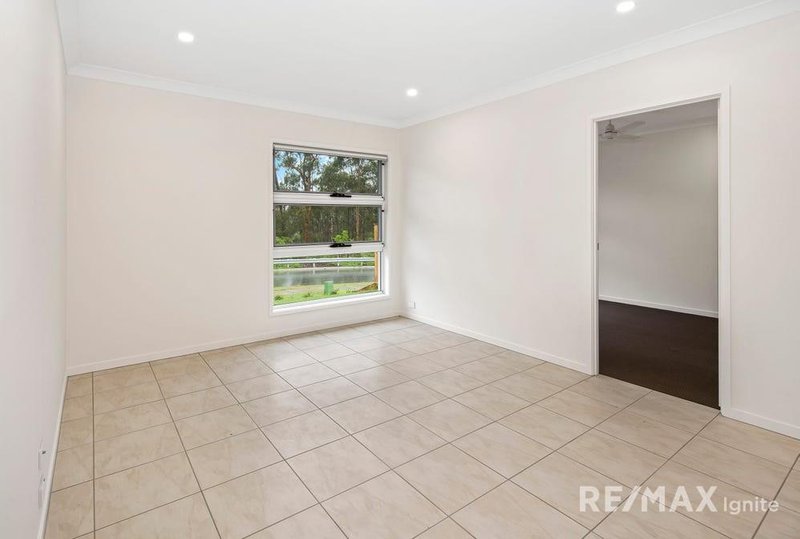 Photo - 27 Randazzo Cres , Augustine Heights QLD 4300 - Image 2