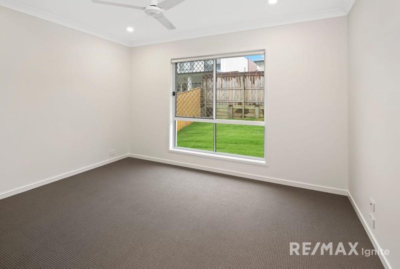 Photo - 27 Randazzo Cres , Augustine Heights QLD 4300 - Image 6