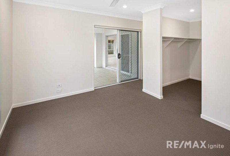 Photo - 27 Randazzo Cres , Augustine Heights QLD 4300 - Image 8