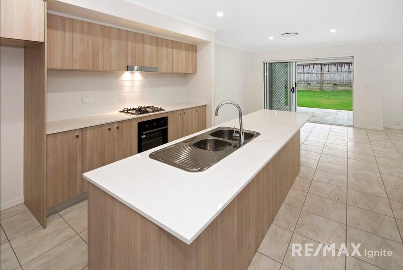 Photo - 27 Randazzo Cres , Augustine Heights QLD 4300 - Image 12