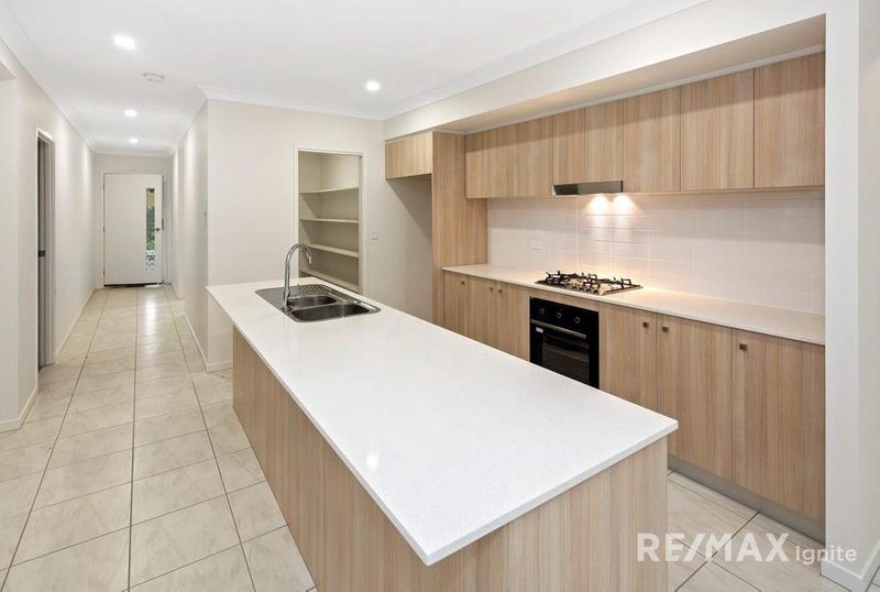 Photo - 27 Randazzo Cres , Augustine Heights QLD 4300 - Image 13