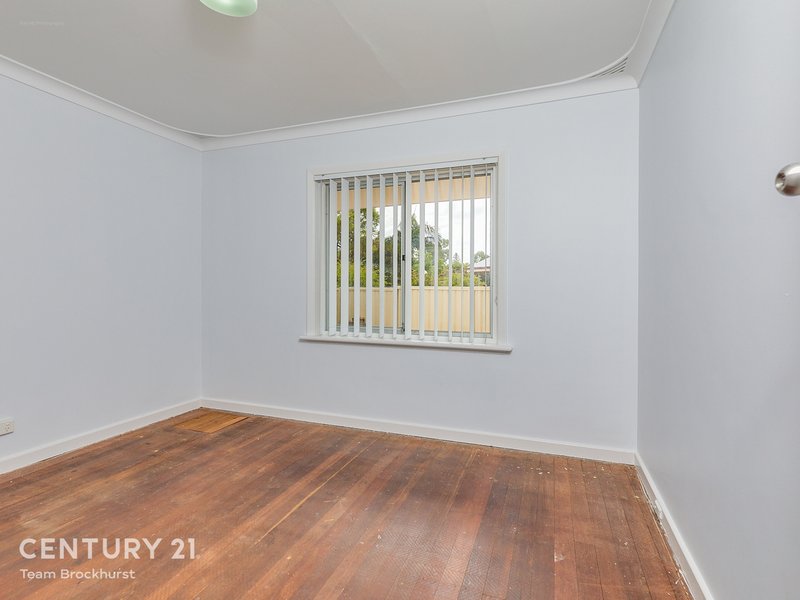 Photo - 27 Range View Way, Thornlie WA 6108 - Image 10