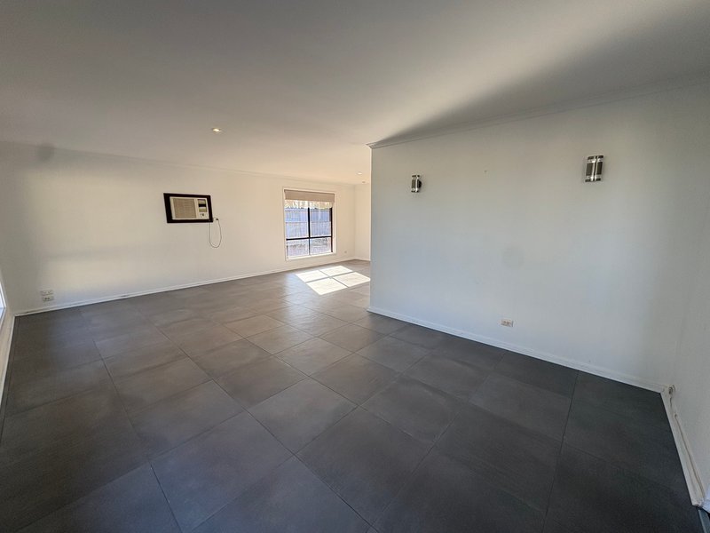 Photo - 27 Ranger Road, Penfield SA 5121 - Image 2