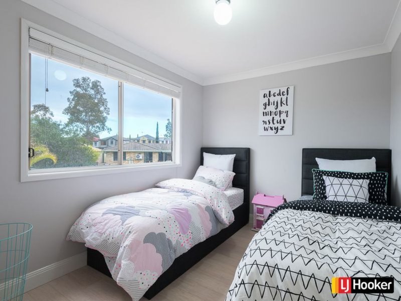 Photo - 27 Rawson Crescent, Horningsea Park NSW 2171 - Image 5