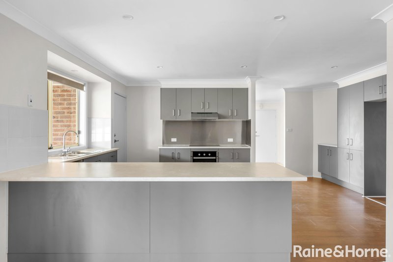 Photo - 27 Rayleigh Drive, Worrigee NSW 2540 - Image 4
