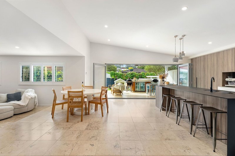 Photo - 27 Raymond Terrace, Terrigal NSW 2260 - Image 2