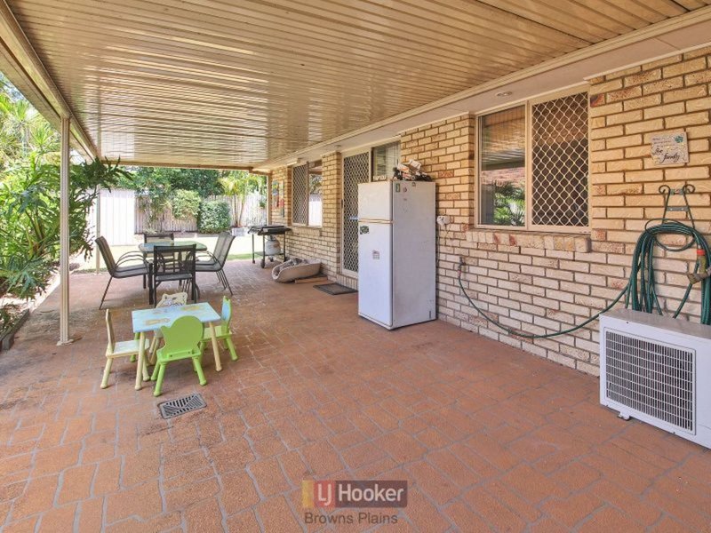 Photo - 27 Regency Drive, Regents Park QLD 4118 - Image 8