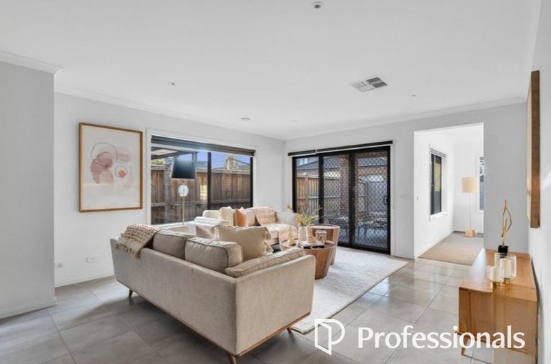 Photo - 27 Rialto Street, Point Cook VIC 3030 - Image 3