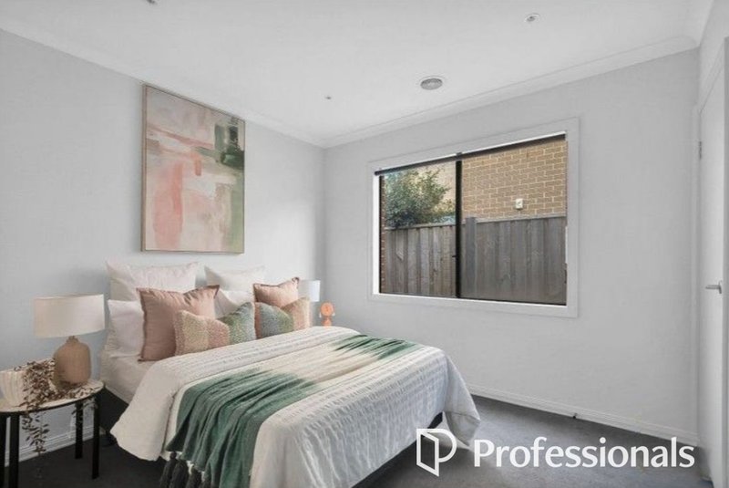 Photo - 27 Rialto Street, Point Cook VIC 3030 - Image 8