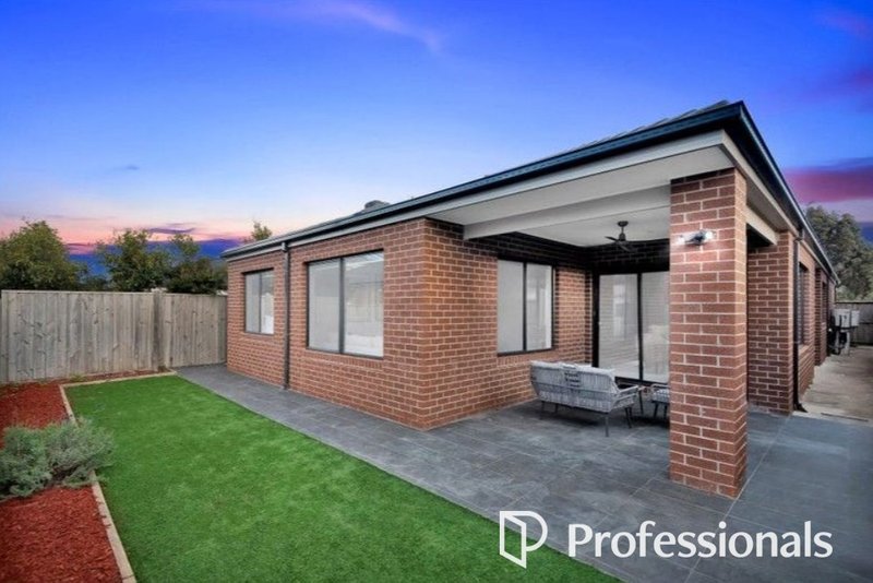 Photo - 27 Rialto Street, Point Cook VIC 3030 - Image 9