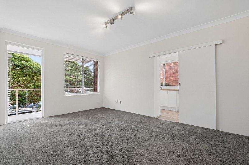 Photo - 2/7 Richmond Avenue, Dee Why NSW 2099 - Image 5