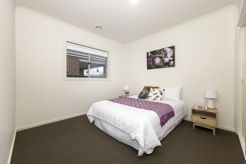 Photo - 27 Riegelhuth Street, Craigieburn VIC 3064 - Image 13