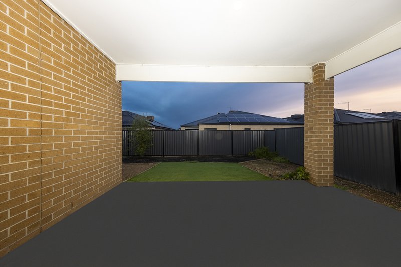 Photo - 27 Riegelhuth Street, Craigieburn VIC 3064 - Image 16