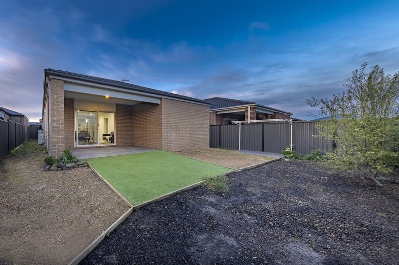 Photo - 27 Riegelhuth Street, Craigieburn VIC 3064 - Image 17