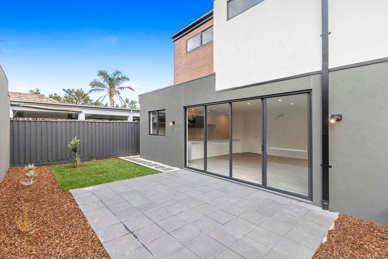 Photo - 2/7 Rimmer Street, Mentone VIC 3194 - Image 5