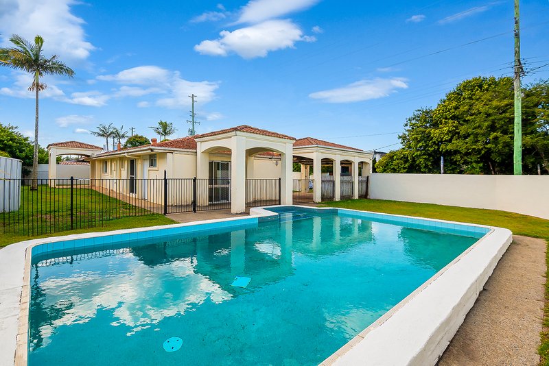 Photo - 27 Rio Vista Boulevard, Broadbeach Waters QLD 4218 - Image 1