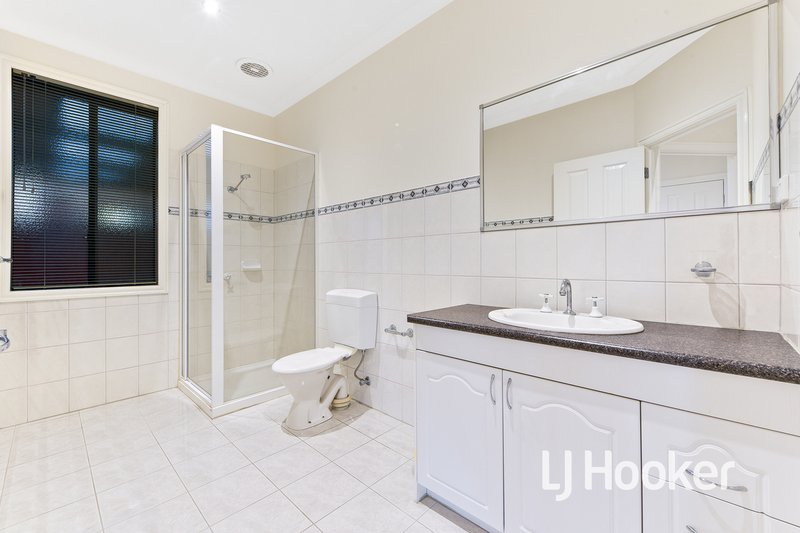 Photo - 27 Rivergum Rise, Hampton Park VIC 3976 - Image 22