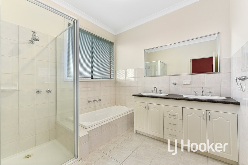 Photo - 27 Rivergum Rise, Hampton Park VIC 3976 - Image 24