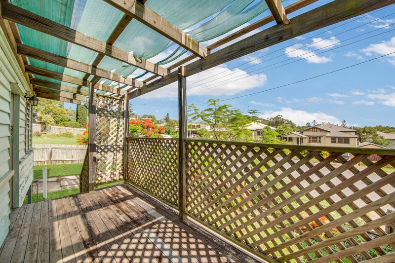 Photo - 27 Roberts Street, South Gladstone QLD 4680 - Image 2