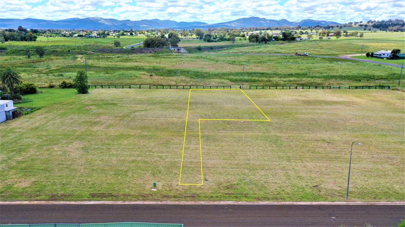 27 Robey Avenue, Quirindi NSW 2343