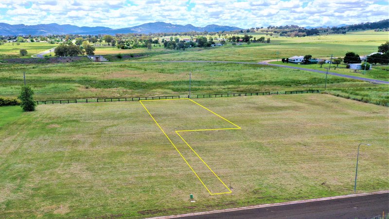 Photo - 27 Robey Avenue, Quirindi NSW 2343 - Image 5