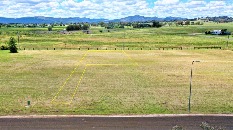 Photo - 27 Robey Avenue, Quirindi NSW 2343 - Image 7