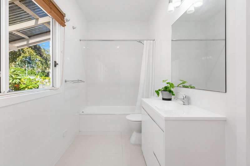 Photo - 27 Robinson Street, Moorooka QLD 4105 - Image 12