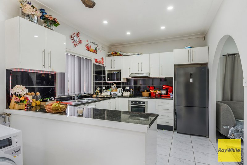 Photo - 27 Rosedale Street, Canley Heights NSW 2166 - Image 6