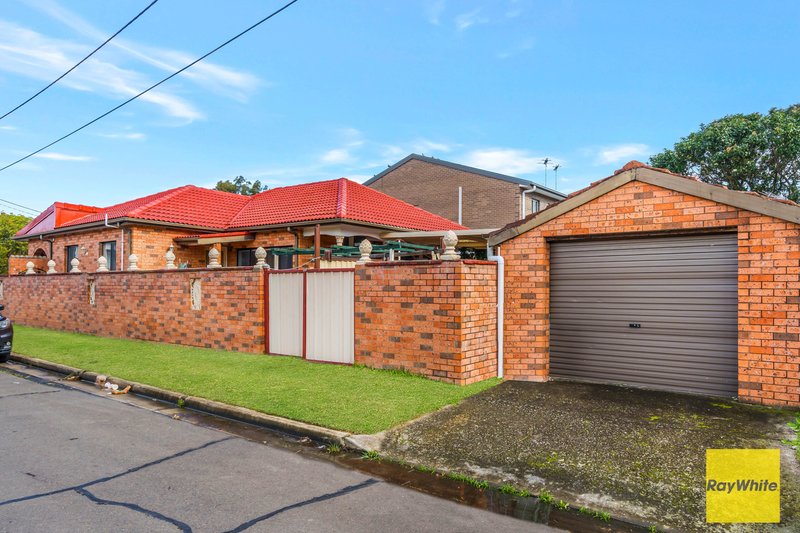 Photo - 27 Rosedale Street, Canley Heights NSW 2166 - Image 16