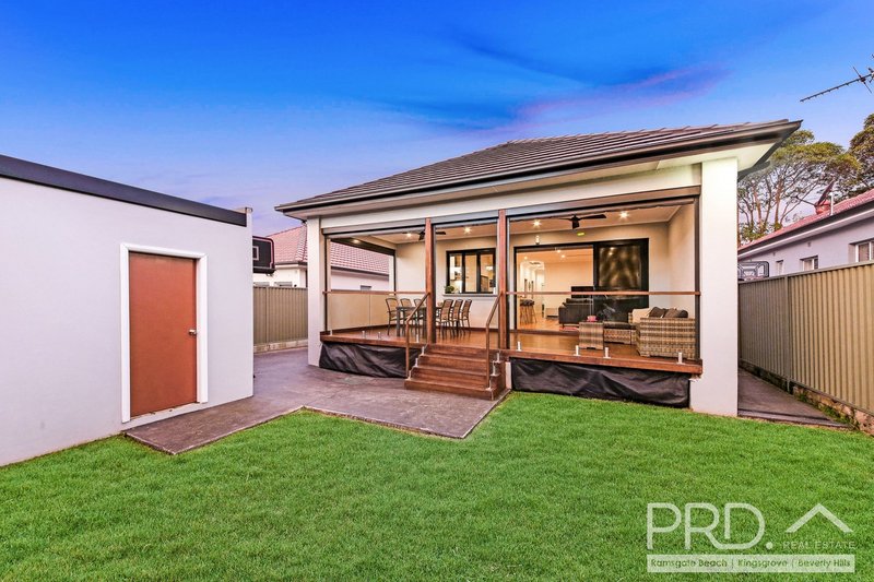 Photo - 27 Rosemeath Avenue, Kingsgrove NSW 2208 - Image 10