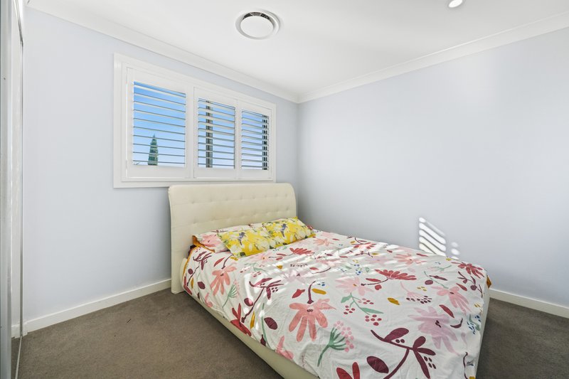 Photo - 27 Rosemount Drive, Catherine Field NSW 2557 - Image 3