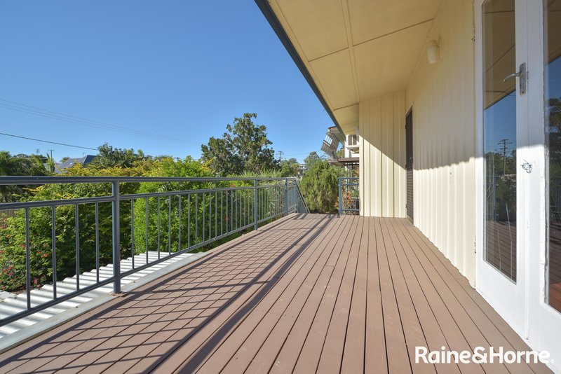 Photo - 27 Rossella Street, West Gladstone QLD 4680 - Image 4